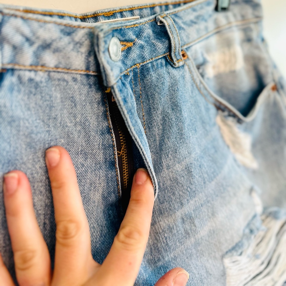 NEW Jean Shorts High Rise Distressed ASOS by Denim pimkie LIGHT WASH SZ 6 - Picture 6 of 16